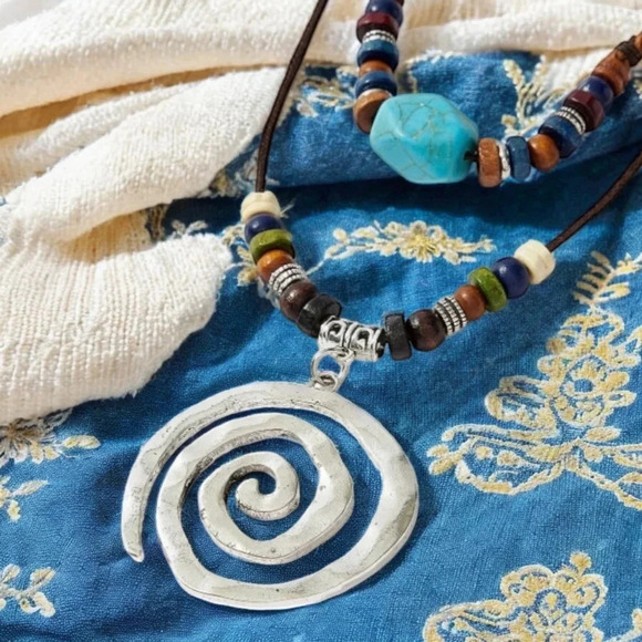 Boho Chic Adjustable Multilayer Beaded Necklace with Trendy Spiral Pendant - Picture 6 of 13